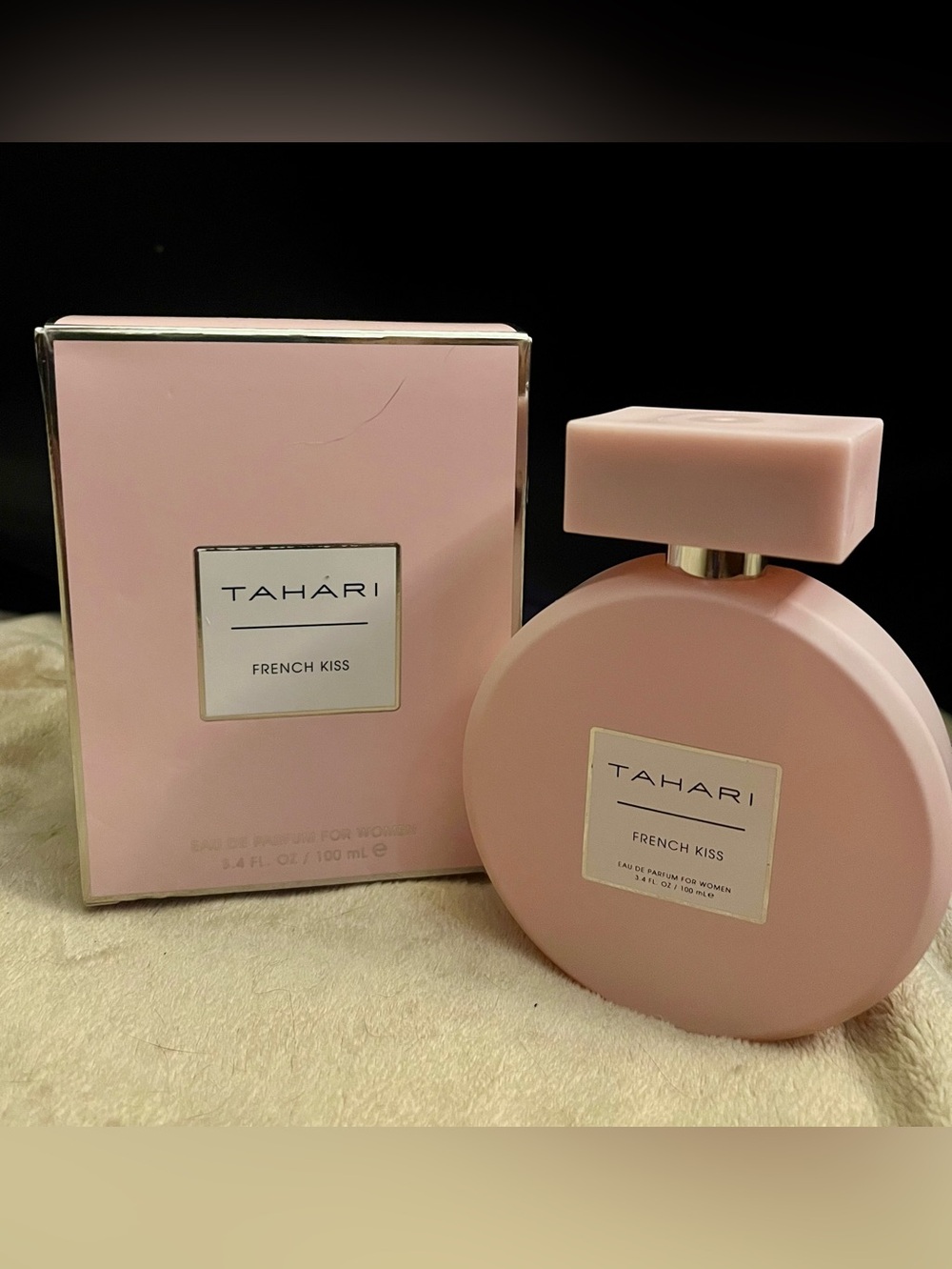 TAHARI French Kiss 💋